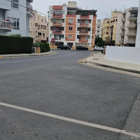 Center 2 * ניקוסיה